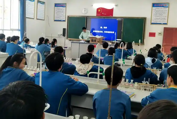 rummy)分赴镇雄县第四中学,民族中学,赤水源中学,芒部中学,林口中学