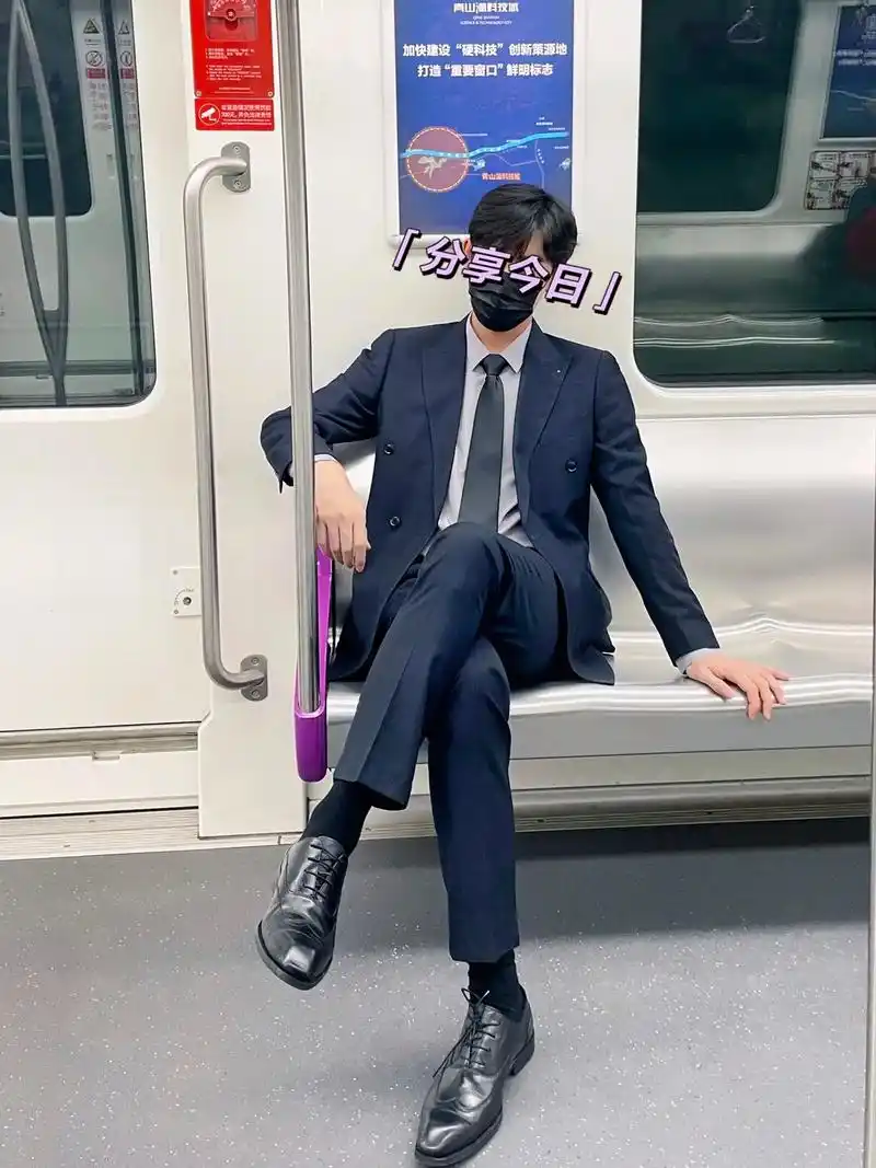 男装夏季百搭西裤.