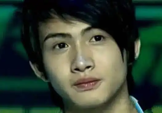 张彬彬早期非主流照片被疯传这还是我们的古装男神吗本尊要哭