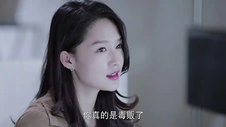 《卧底归来》糖果扮演者李沁的剧照,给人的感觉楚楚动人!