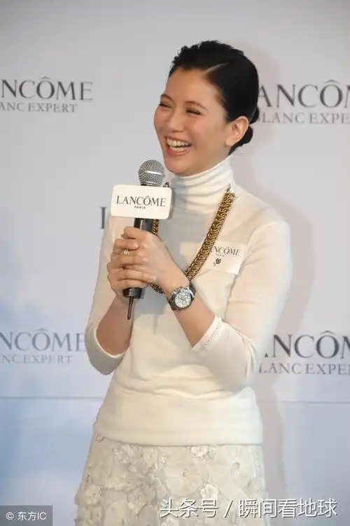 1/ 12 袁咏仪,出席活动,气质亮相,网友:妆容精致,真显气质!