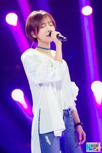 一周娱乐热图:刘亦菲再做伴娘美颜抢镜 长发飘飘仙气十足