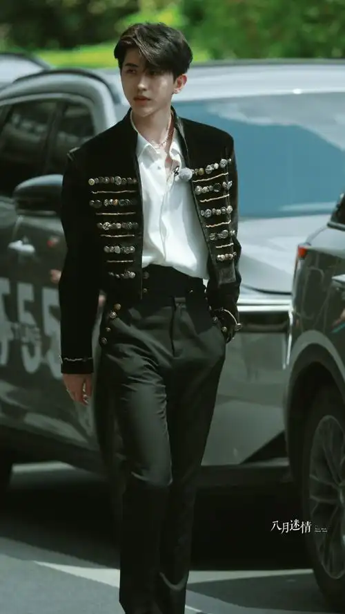 蔡徐坤宫廷风造型##奔跑吧蔡徐坤