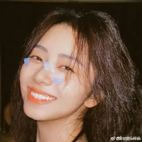 谭松韵发了12张大头像