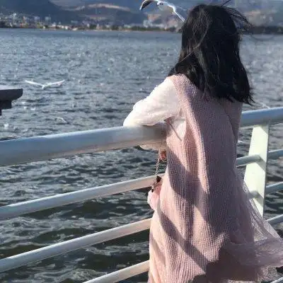 小清新女生背影头像