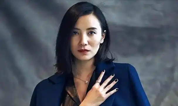 回顾宋佳因事业放弃陈龙因婚姻放弃张黎现与黄少峰长相厮守