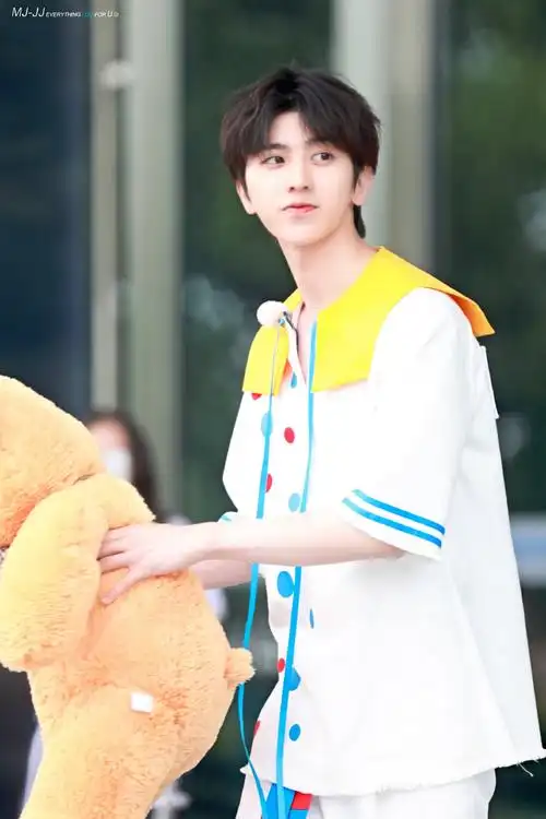 奔跑吧第四季 蔡徐坤