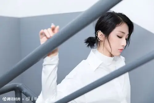 图片,分享一组yamy图片给大家,图中的明星图片壁纸会点缀你的电脑桌面