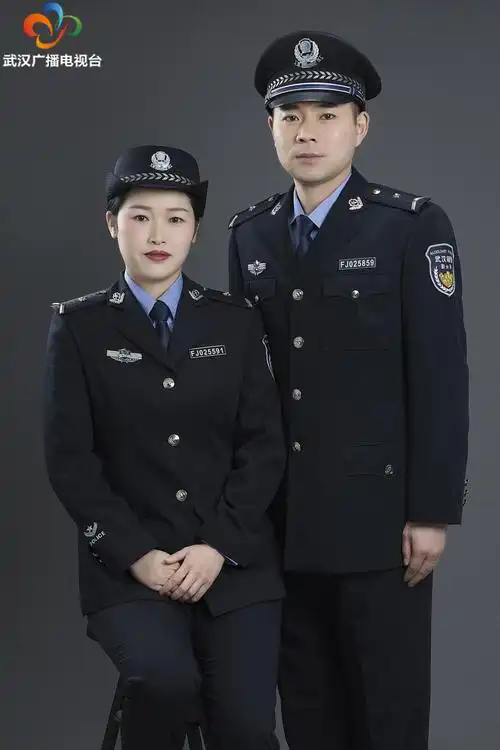 战疫辅警夫妻心中有爱是开启幸福的密码