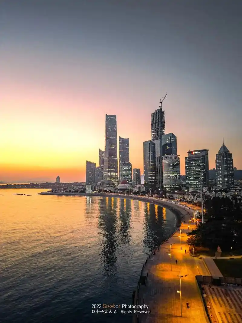 航拍视角下的青岛浮山湾内透.