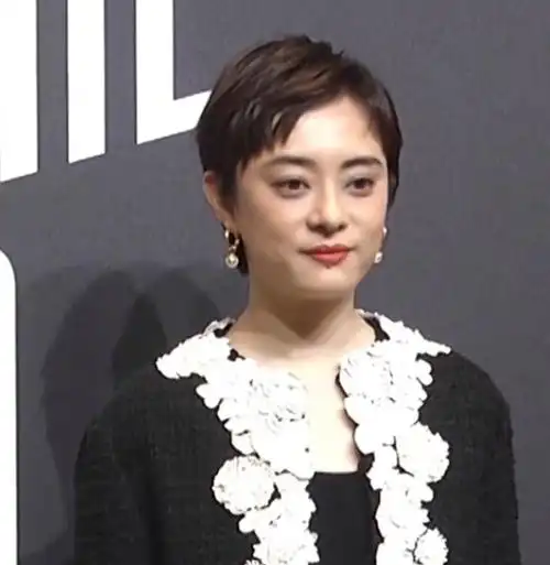 孙俪突然变美眼睛不凸也不发腮了下巴的痣引热议被疑整容