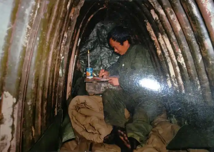 谭德生营长在猫耳洞