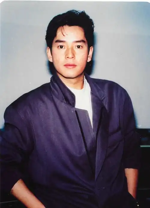 71岁谭咏麟或晚节不保发声明否认出轨女粉丝网友再爆猛料