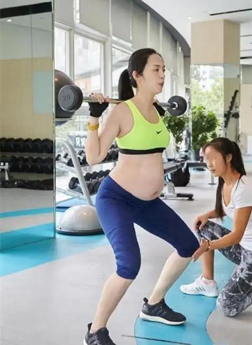 朱丹晒二胎孕照,只长胎不长肉,身材姣好惹人羡慕,秘诀在这儿