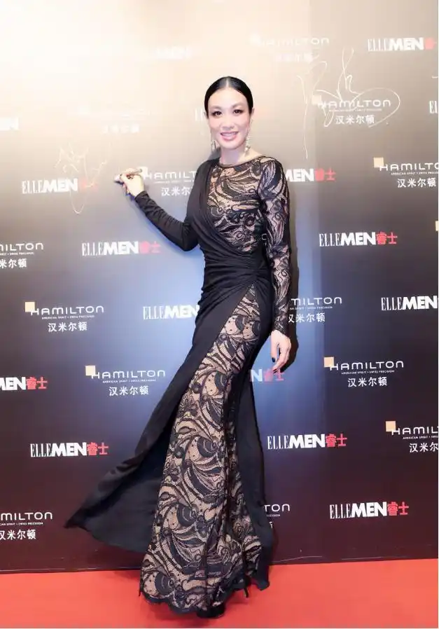 有一种"多肉"叫钟丽缇,穿礼服裙曲线迷人,"虚虚实实"有魅力