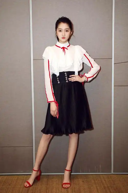 当红小花旦关晓彤成为真正的烂片女王,国民闺女的辉煌不复存在