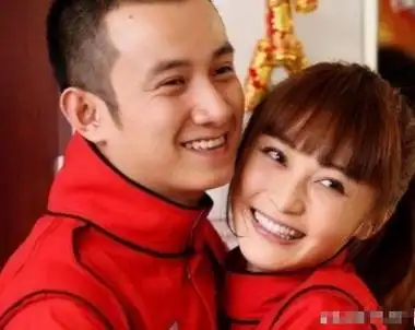 此外,任重的绯闻女友还是屡见不鲜,先是传出与性感女神张俪的绯闻