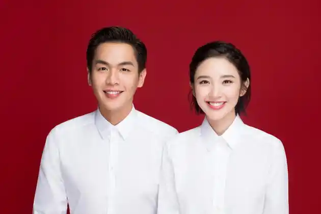 张若昀唐艺昕结婚证件照曝光经纪人送祝福