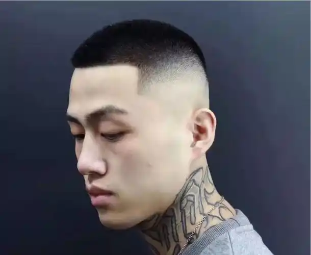 男士发型,改变真不小,头发花白大叔一样很精神|飞机头|寸头|圆寸头|发