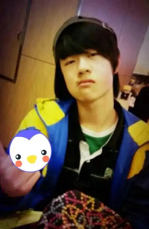 王一博学生时期旧照被扒曾自曝自己是校草却被昔日同学打脸