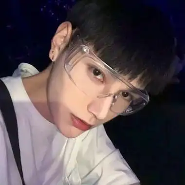 戴眼镜阳光高冷型气质男头合集_男生头像_美头网
