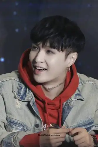 张馨予剪短发,与张艺兴纹身有什么关系?搞不懂