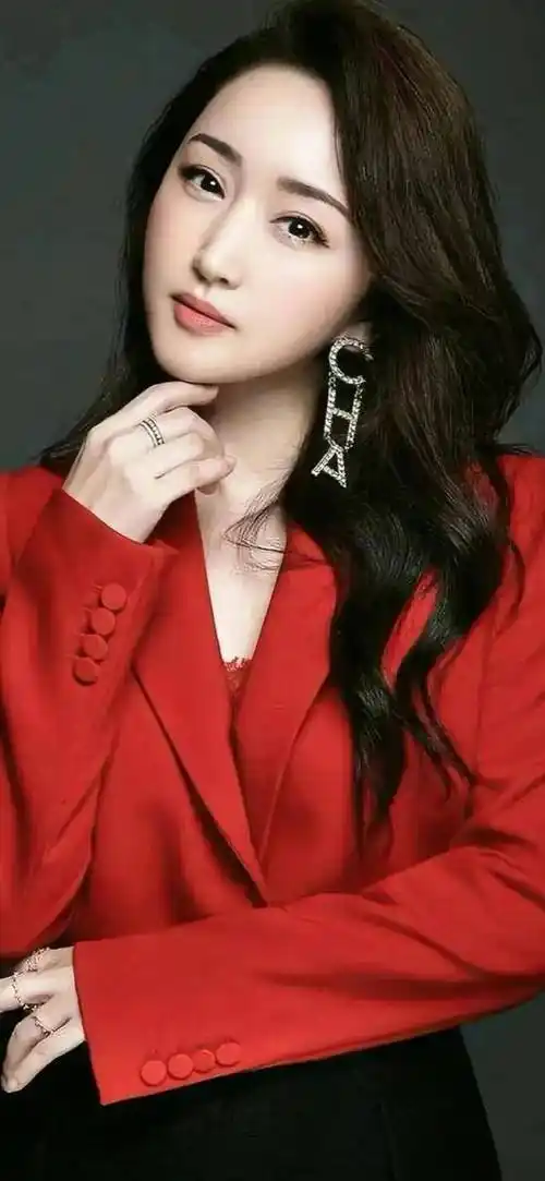 著名歌手「杨钰莹」经纪公司