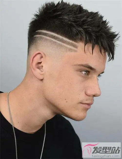 铲青刻痕发型设计型男酷炫感十足