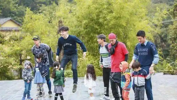 疑讽刺邓伦为乌鸦_李沁_网友_好朋友