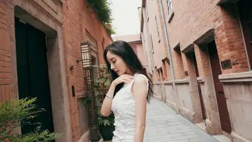 杨幂性感大方写真照,高清壁纸图片,大陆明星-回车桌面