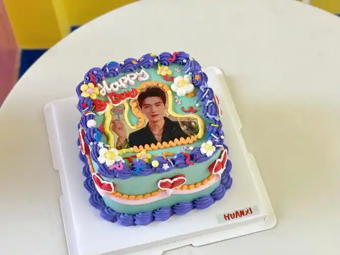 蔡徐坤 #龚俊  #鞠婧祎  #王一博  #周深 #易烊千玺生日蛋糕