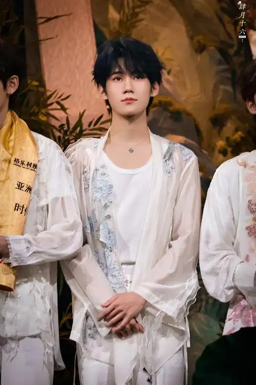 所谓我会发生图的疯@时代少年团-张真源#时代少年团再获亚洲人气组合