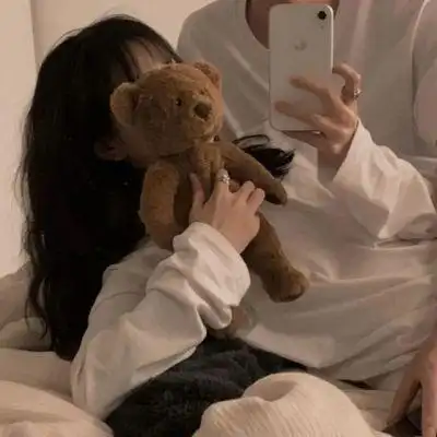 暧昧情侣图片一人一张