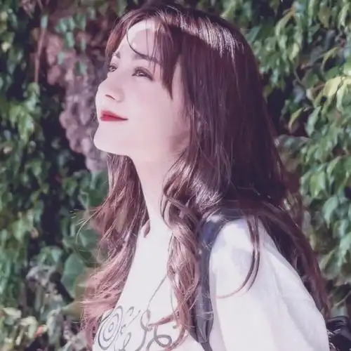 迪丽热巴头像.自调滤镜抱图dd.盗图司马. 二转请注明出自顾萱霏.