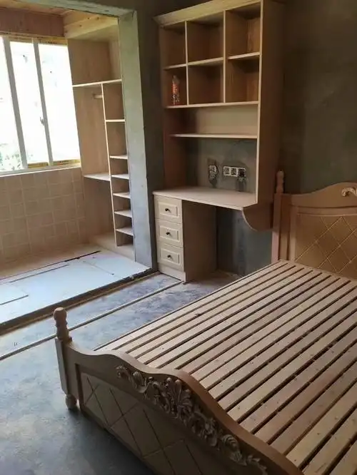 现代简约木工毕业照床是现场制作卧室现代简约卧室设计图片赏析