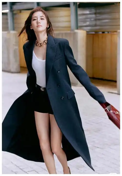 吴千语最新近照,展示个人风采,我的风格,别有一番风味.