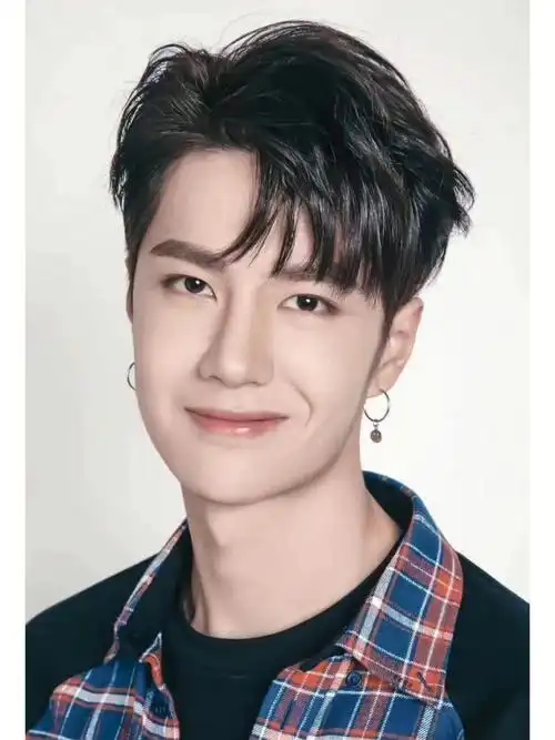 王一博25岁生日快乐