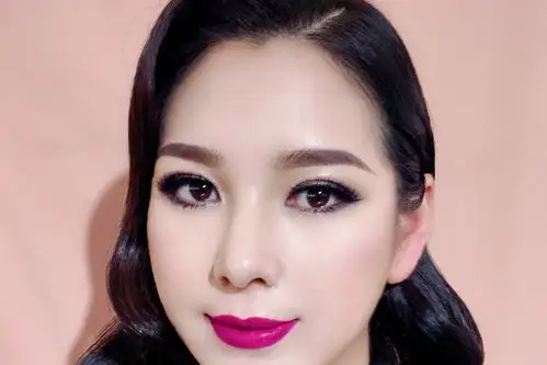 时尚晚宴妆,大气减龄,轻松hold住全场.