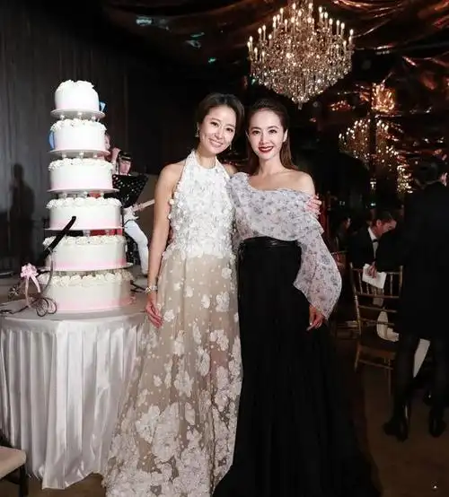 蔡依林晒最新写真林心如甜蜜留言网友询问你们什么时候再合体