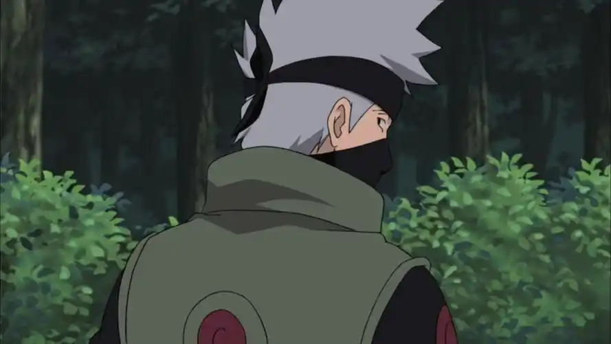 木叶丸与鸣人比拼色诱术,暗部忍者扛不住,卡卡西一招解决尾巴