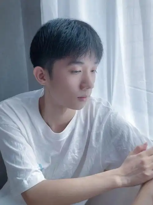 长相普通的男生,如何改造成小鲜肉?