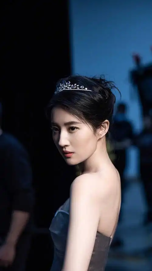 刘亦菲钻石王冠仙气高清手机壁纸