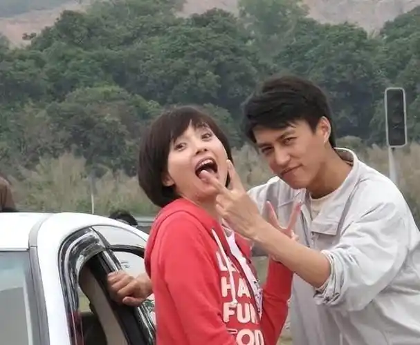 风情女人江珊:四度爱上硬汉,和靳东意难平,现和新丈夫快乐相伴