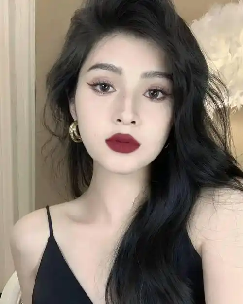 男生最讨厌的4种女生发型!_鱼尾_海藻_头发