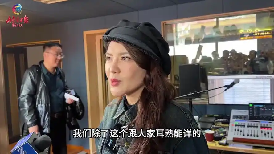 4.13呼和浩特演唱会倒计时 乌兰图雅乐队紧锣密鼓排练中.