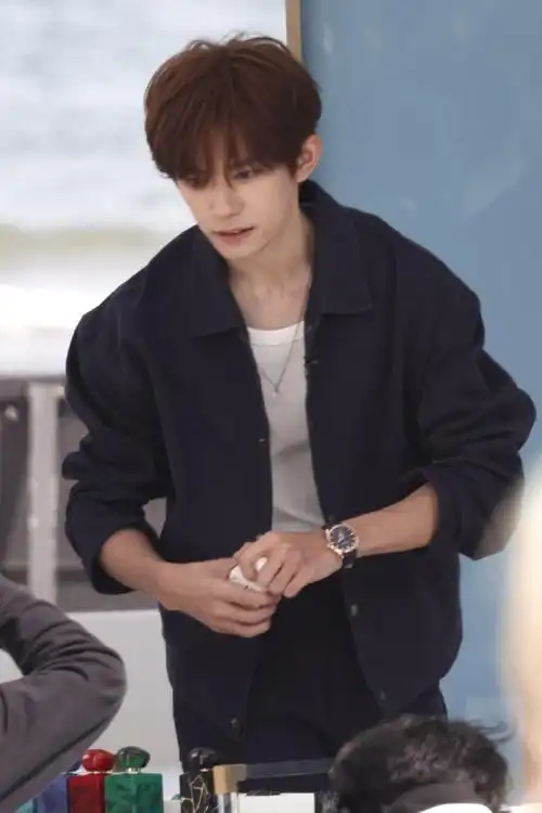 易烊千玺说小小的我今年上