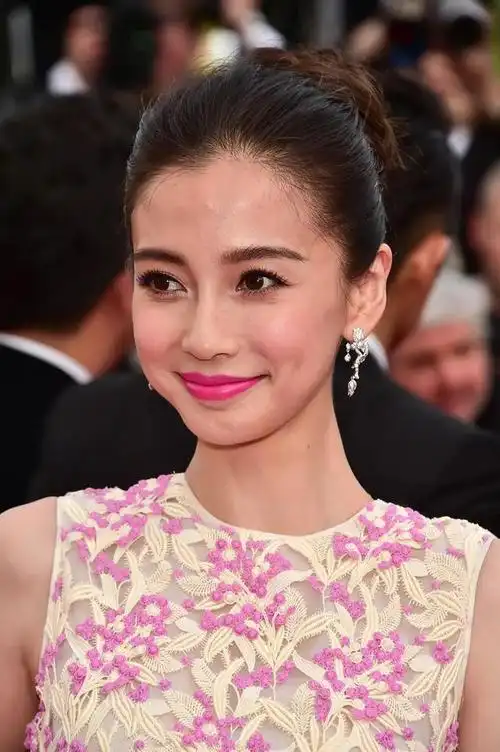 angelababy明星生图赏析近照怼脸拍