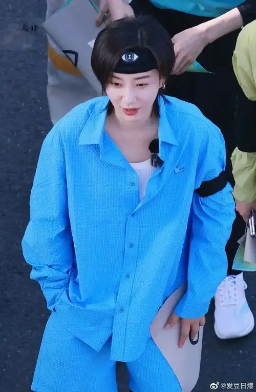 李斯丹妮急出了typec嘴#看到小伙伴被猎人追杀,李斯丹妮在场下汲鲻