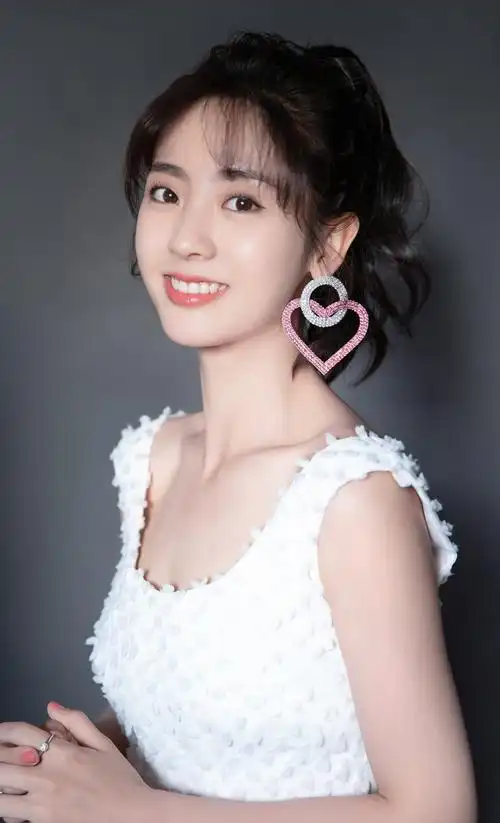 >新闻中心>新闻详情————————艺人资料————————邢菲