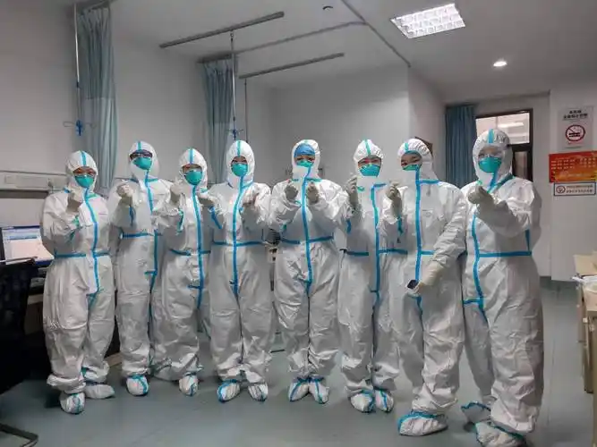 战疫者|武汉一线抗疫医生杨丽:重新认识这个时代最可爱的人